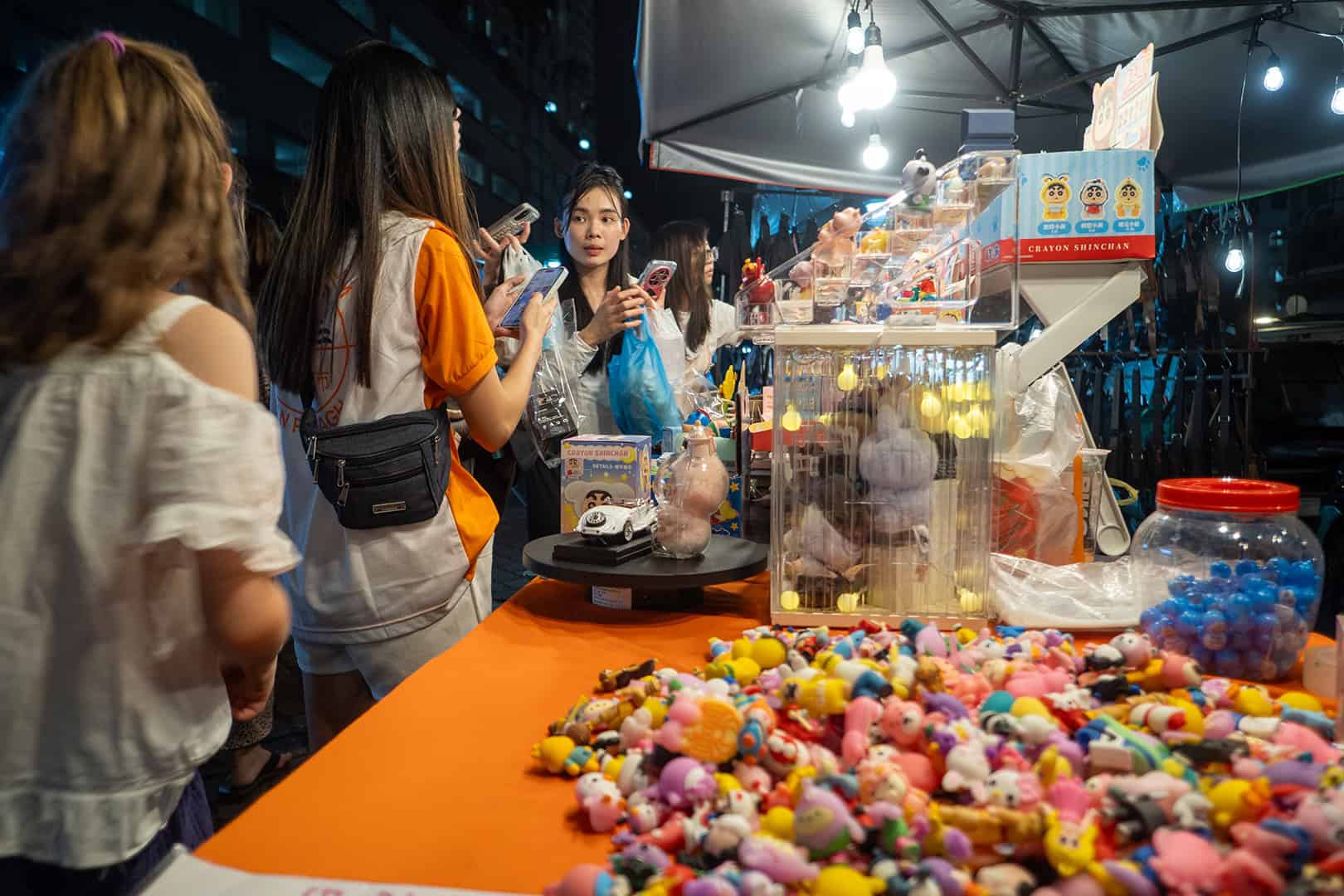 Gadgets bij Pasar Malam Van Praagh