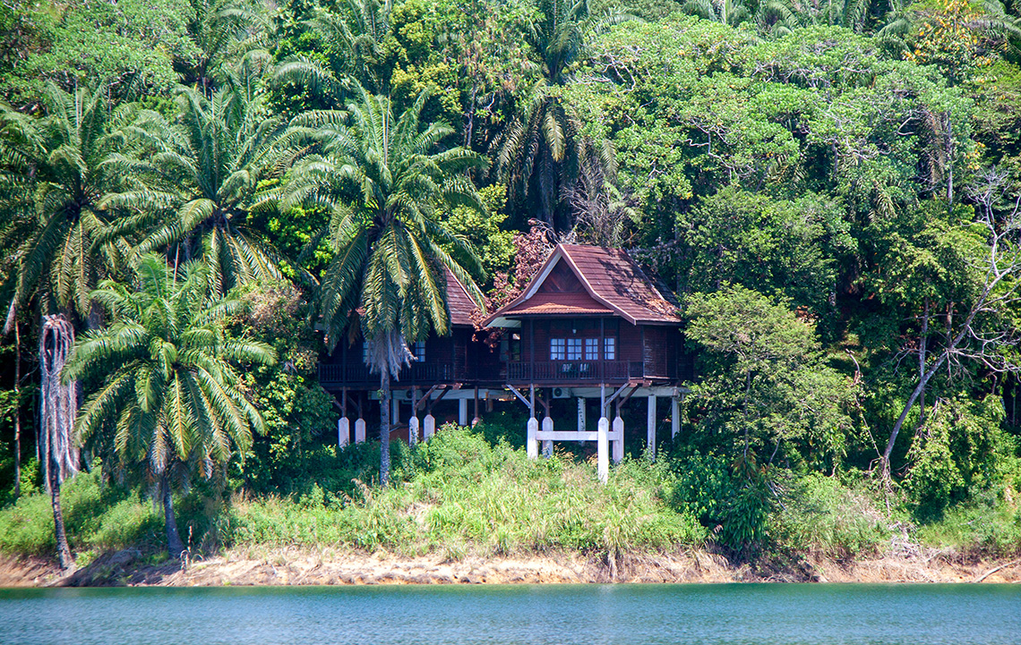Lake Kenyir Resort Villa