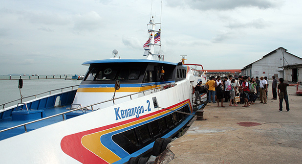 reisverslag-ilsa-2006-boot-tussen-langkawi-en-penang