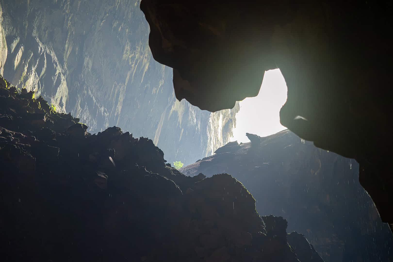Diep in de grotten van Mulu Diep in de grotten van Mulu