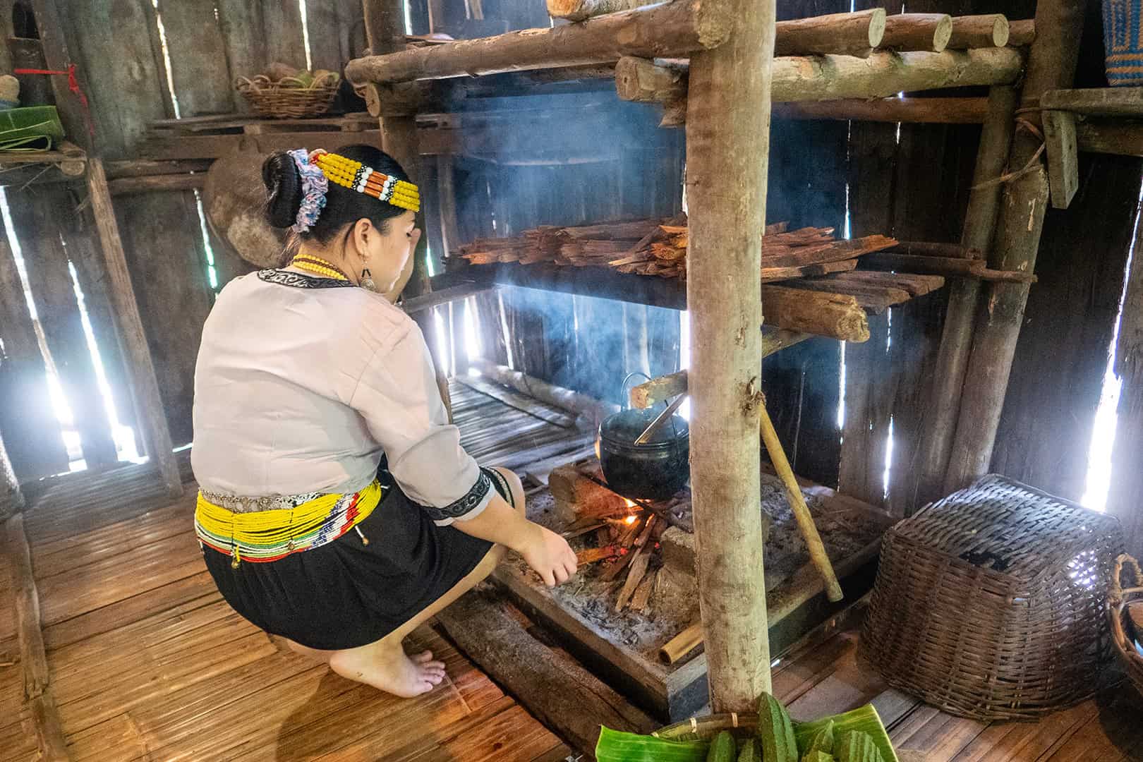 Vuurtje in woning bij Mari Mari Cultural Village (Kota Kinabalu)