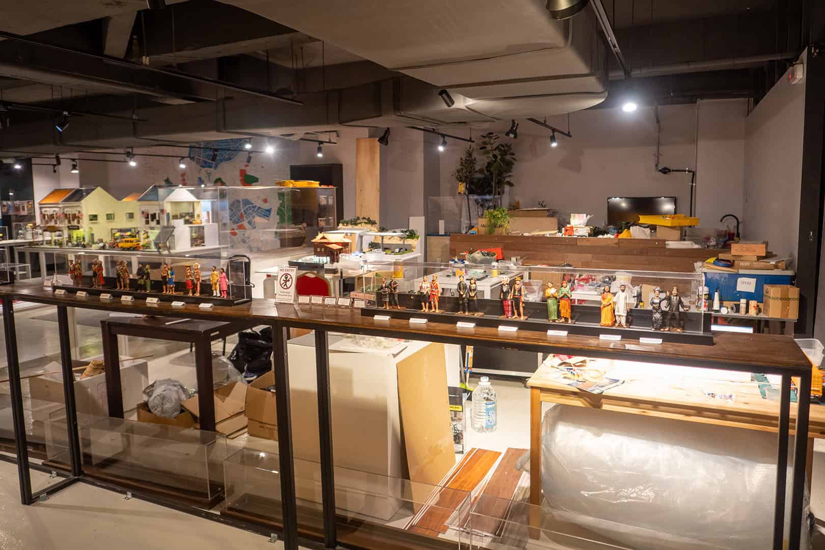 Enorme hal waar de miniaturen gemaakt worden