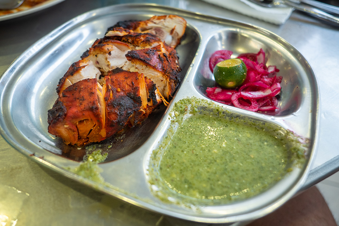 Tandoori bij een Mamak restaurant