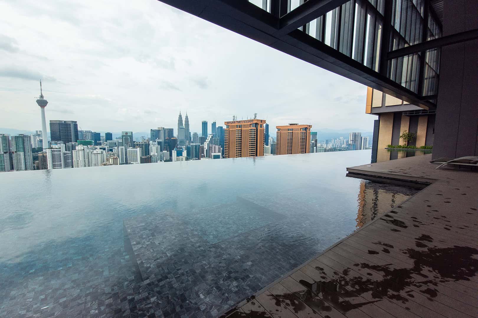 Rooftop zwembad op het skydeck, Lucentia Residences, Lalaport BBCC in Kuala Lumpur