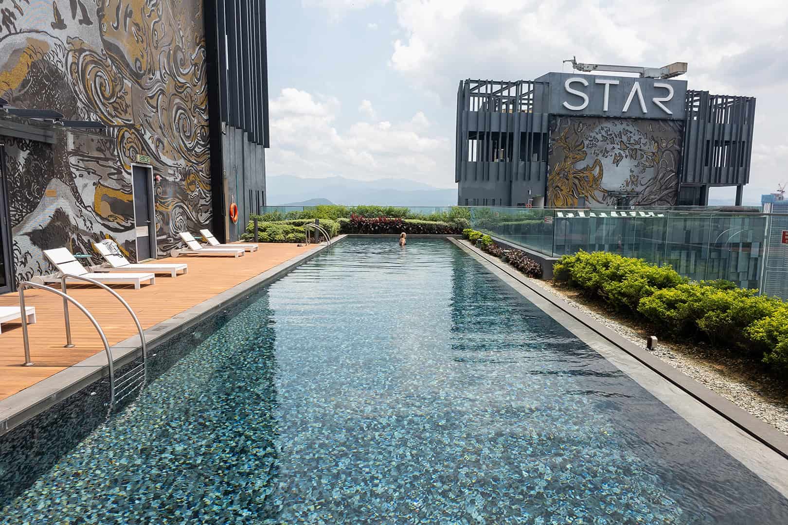 Infinity pool Star Suites KLCC (binnen Star Residences).