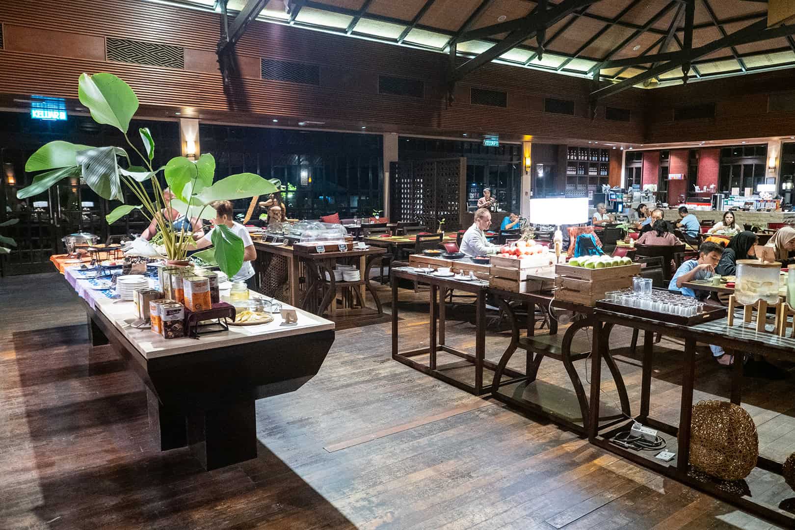 Eten bij Mulu Marriott Resort