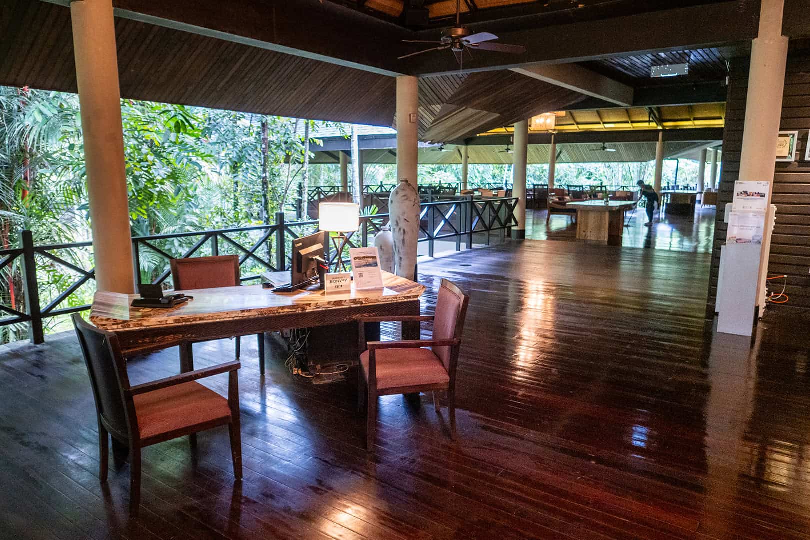 Informatiebalie Mulu Marriott Resort