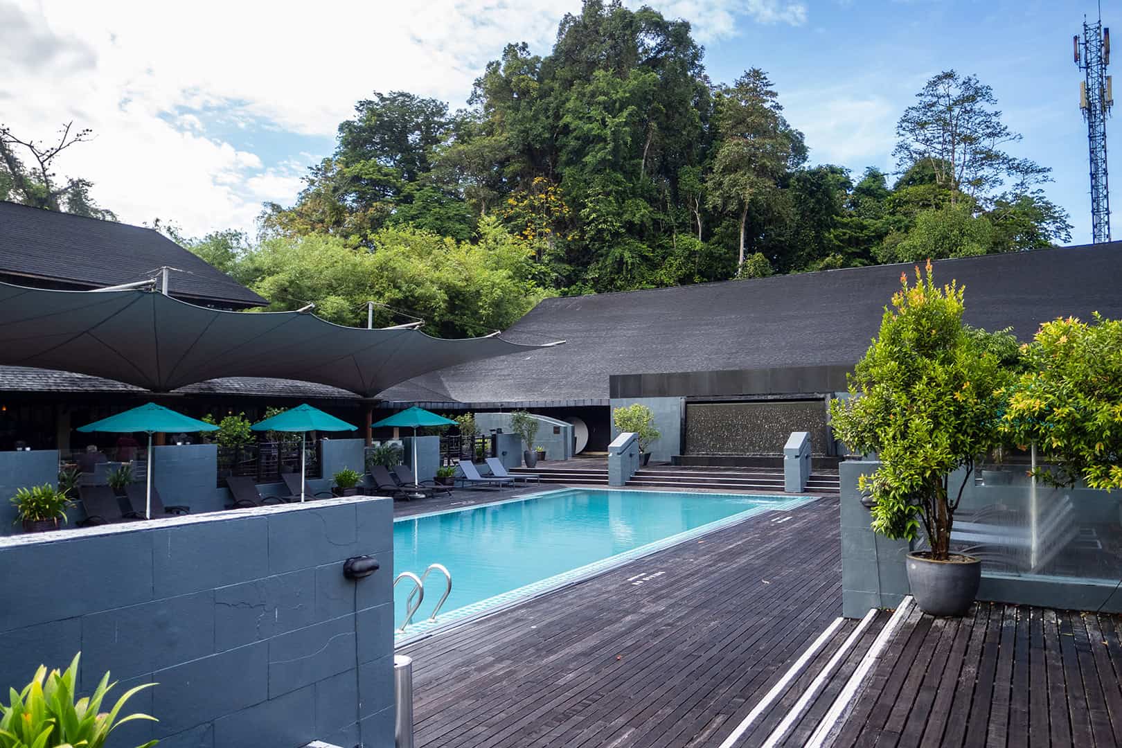Zwembad Mulu Marriott Resort