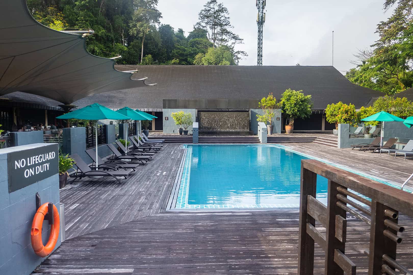 Zwembad Mulu Marriott Resort