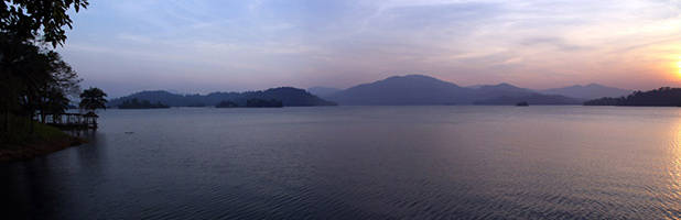 Lake Kenyir panorama 4