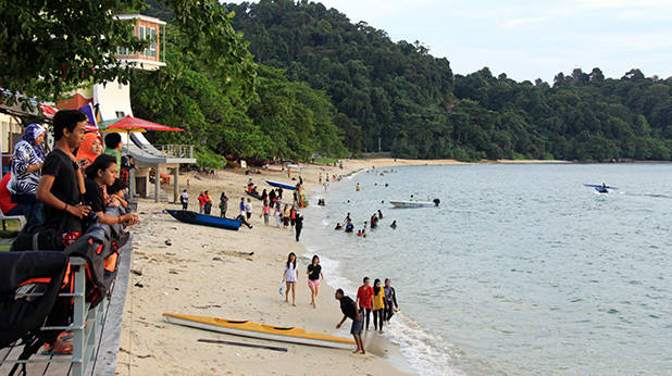 Strand bij Nipah Bay