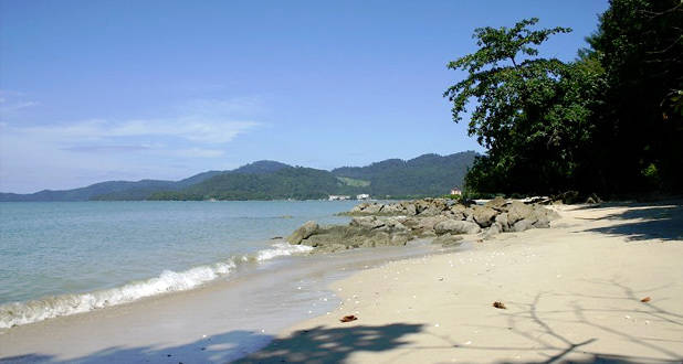 Sungai Batu strand