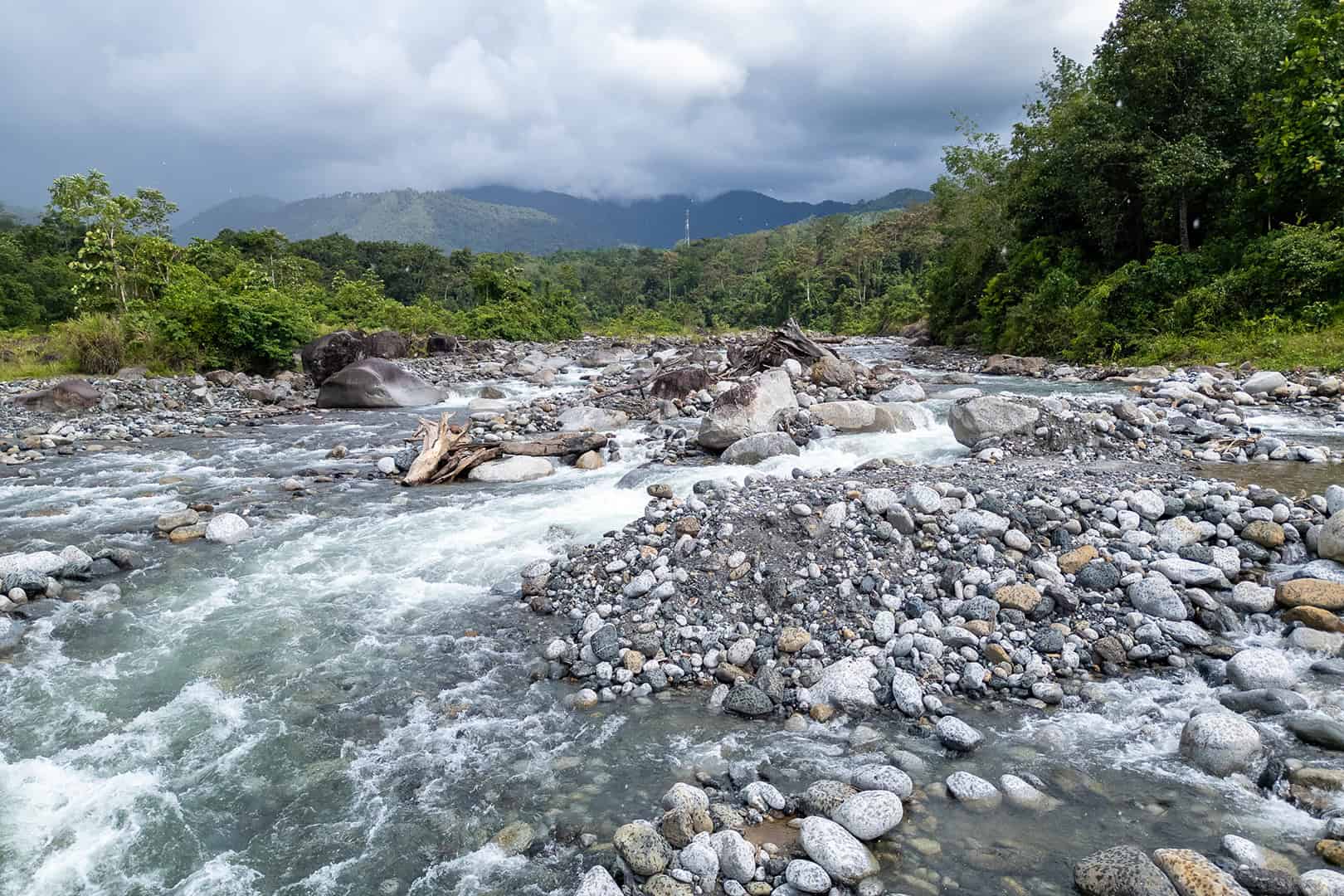 Rivier met helder water in Sabah