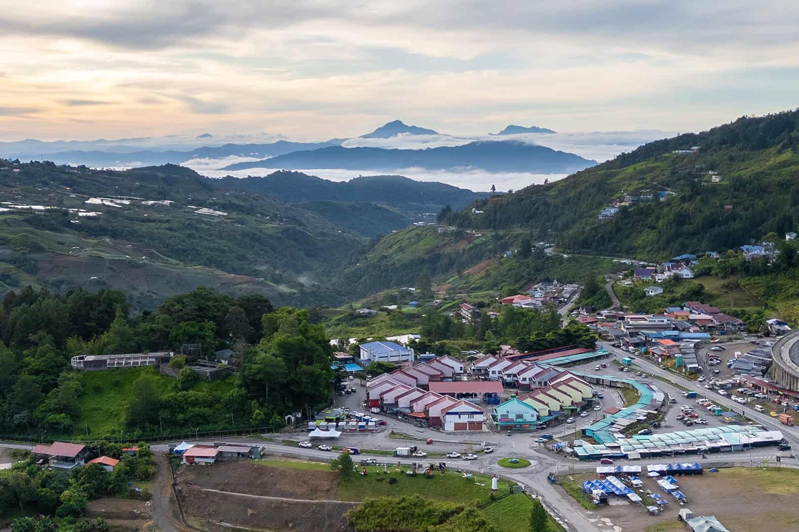 Bergen in de verte in Kinabalu National Park