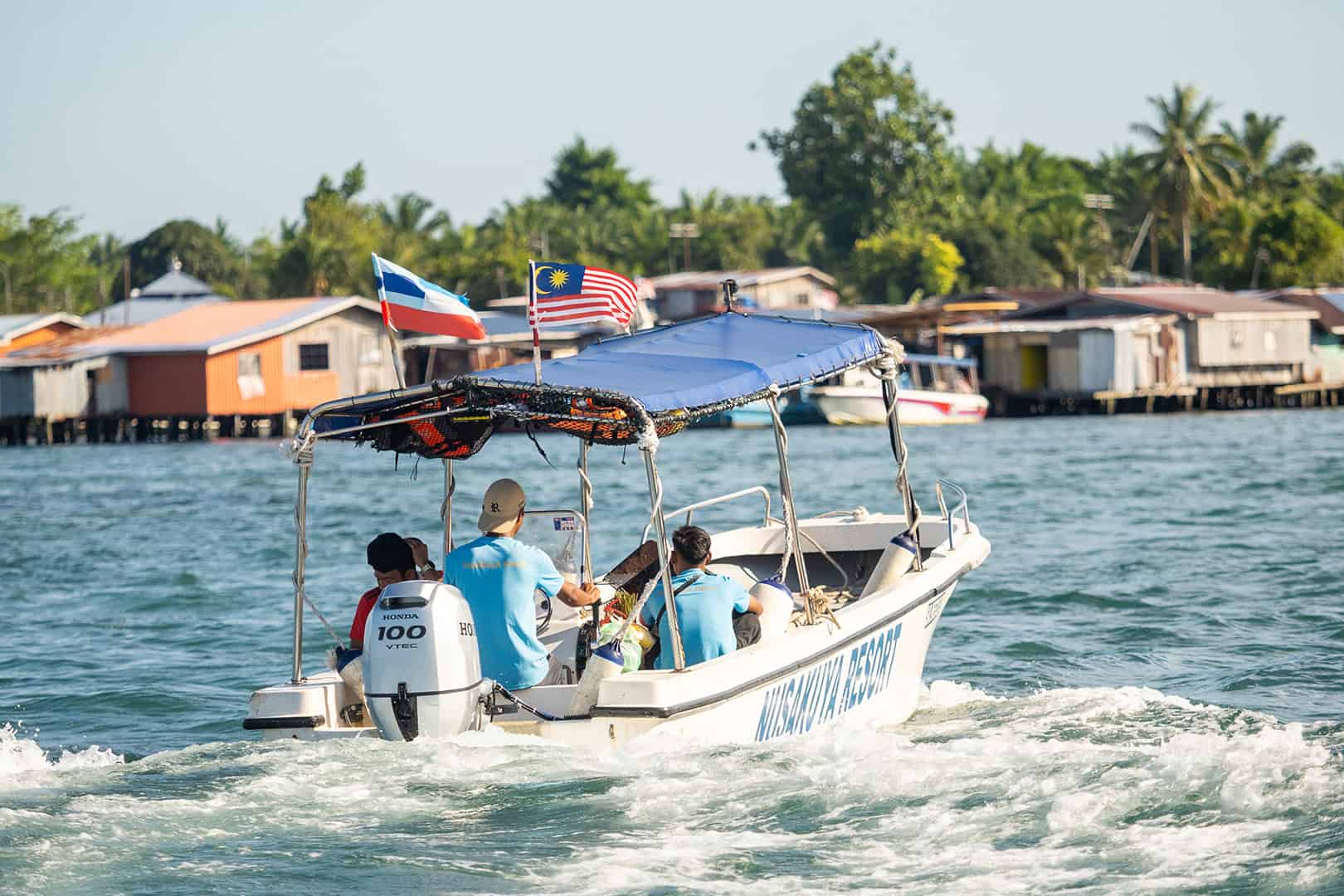 Bootje vanaf Semporna naar de resorts