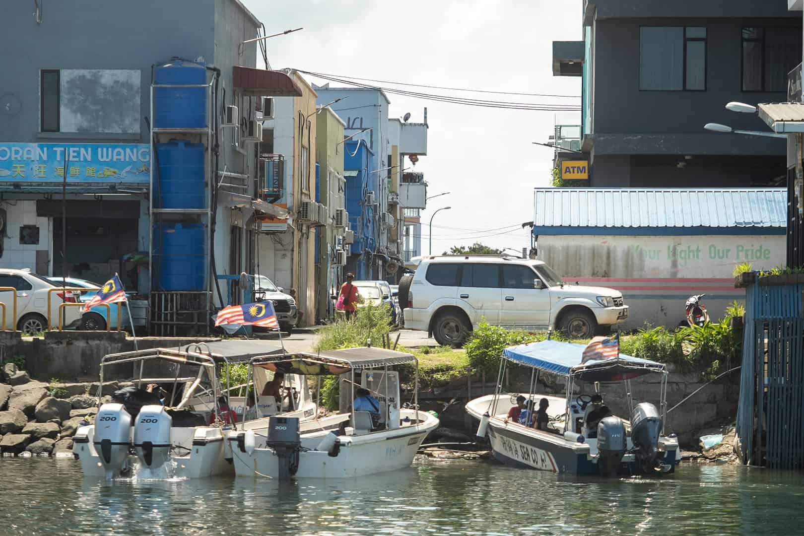 Bootjes in het centrum van Semporna